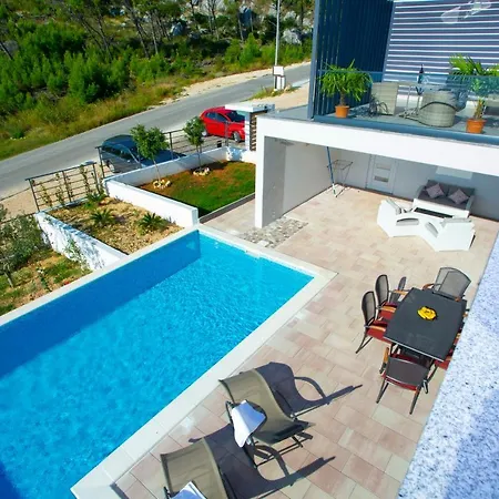 Luxury Blue Lagoon Villa
